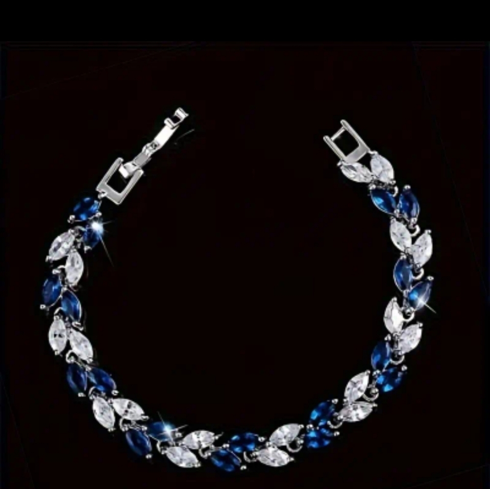 Elegant Alloy Tennis Bracelet Inlaid Shiny Rhinestone.